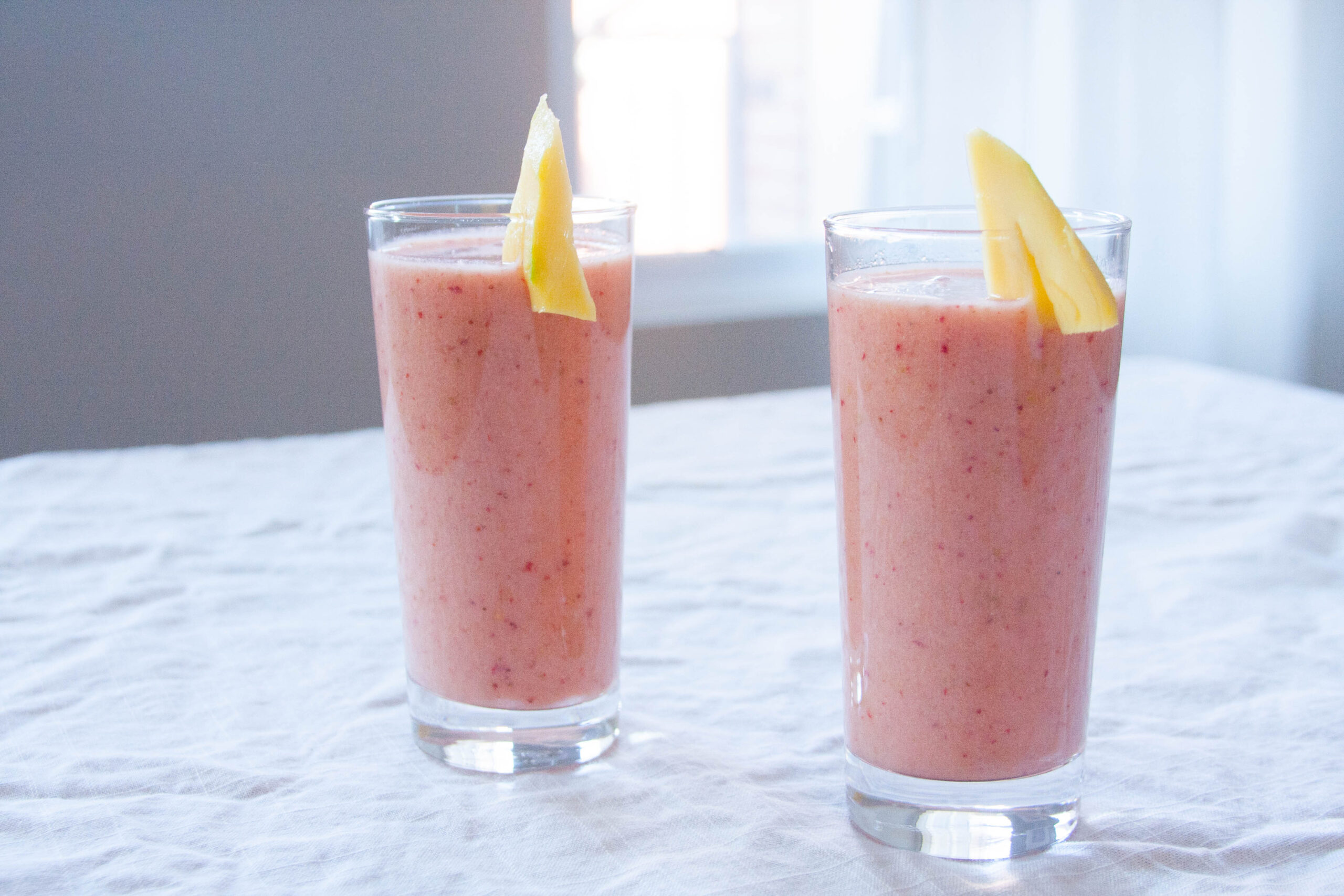 breakfast mango berry tropical smoothie recipie healthy rgdaily blog