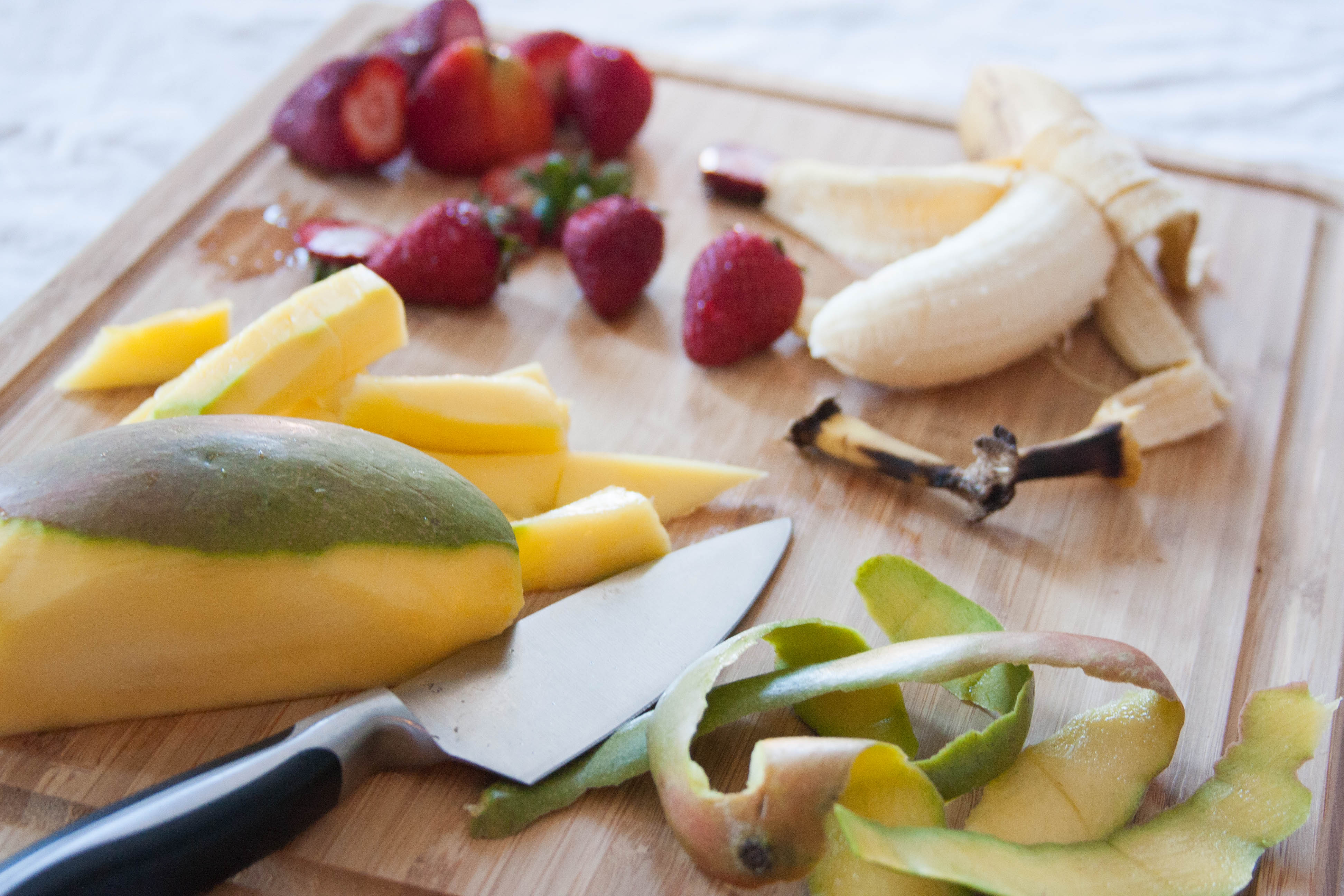 breakfast mango berry tropical smoothie recipe healthy rg daily blog