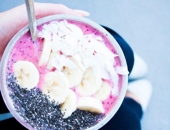 pink breakfast smoothie berry chia energy bowl recipie healthy rg daily blog