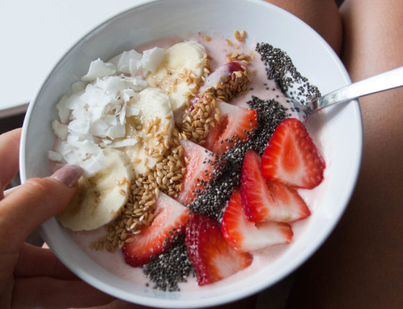 healthy breakfast smoothie bowl rgdaily blog