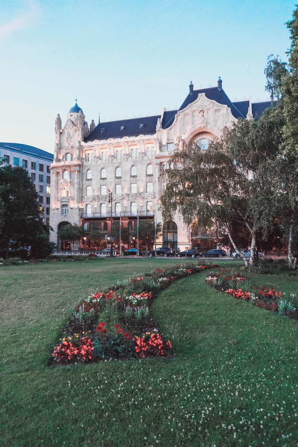 Budapest Hungary / Travel Guide / RG Daily Blog /