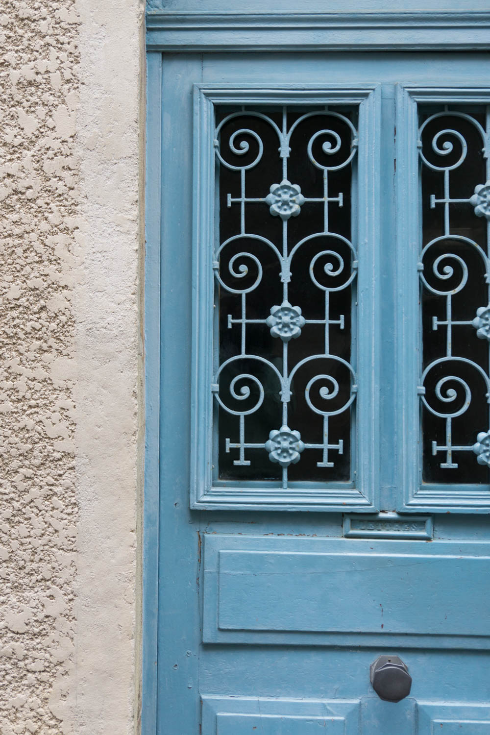 Blue Door - French Country Colors, Burgundy France - RG Daily Blog