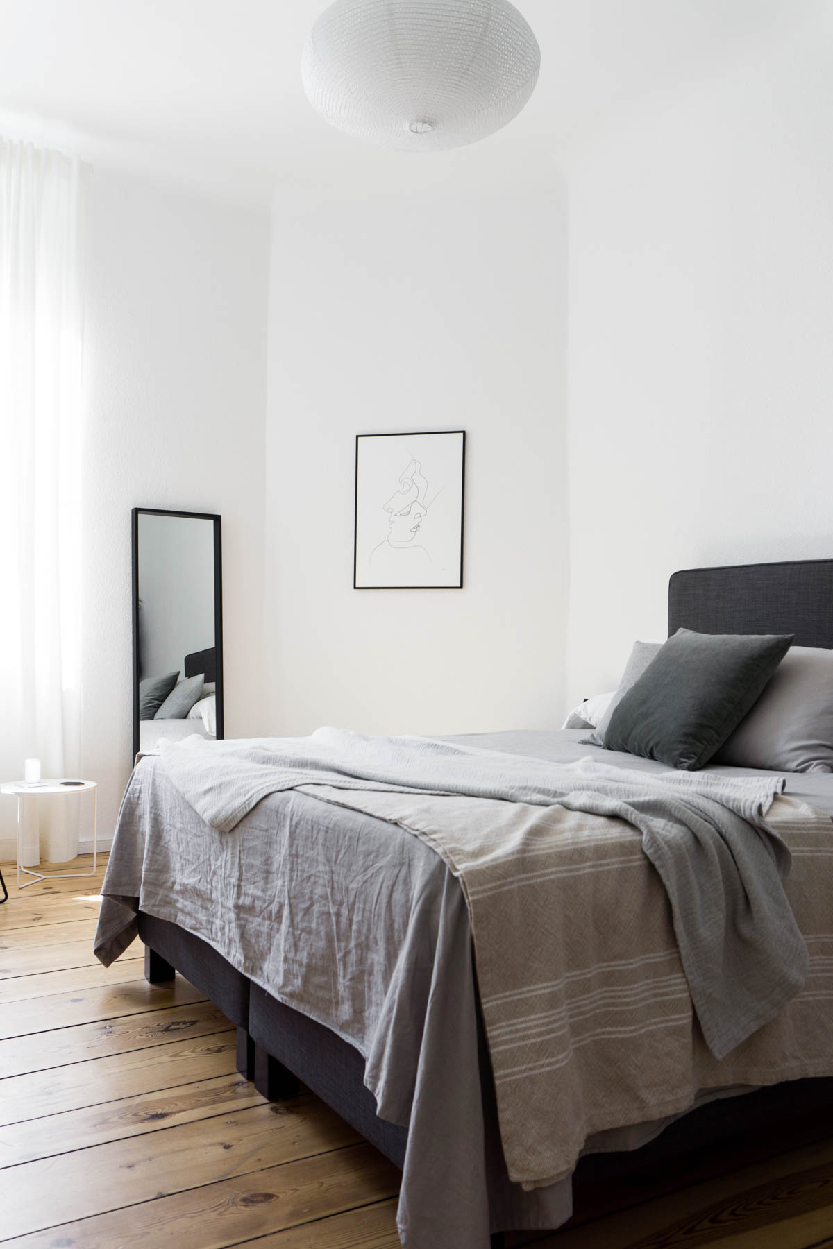 Minimalist Bedroom / Scandinavian Interior / Berlin Flat / RG Daily Blog