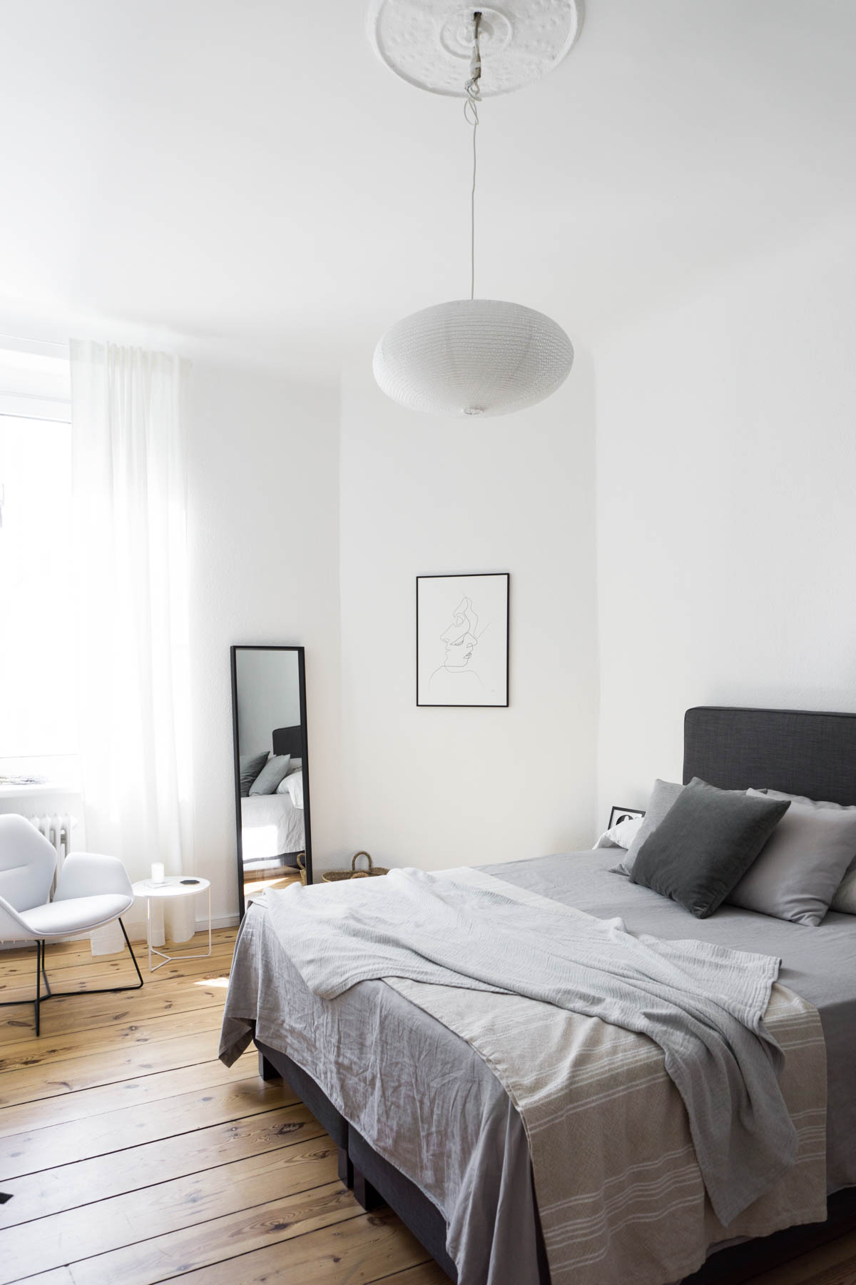 Minimalist Bedroom / Scandinavian Interior / Berlin Flat / RG Daily Blog