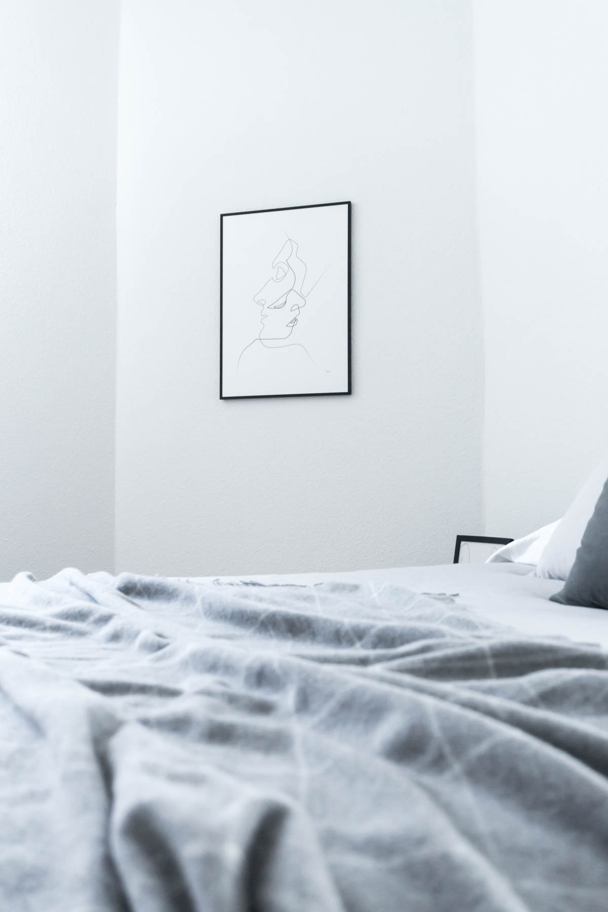 Line Print - Minimalist Bedroom, Scandinavian Design, Calming Interior // RG Daily Blog