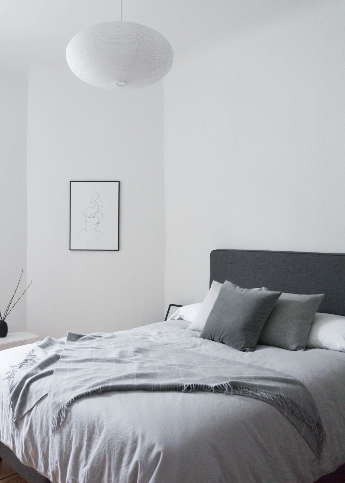 Scandinavian Christmas Decor, Cozy Winter Minimal Bedroom - RG Daily Blog