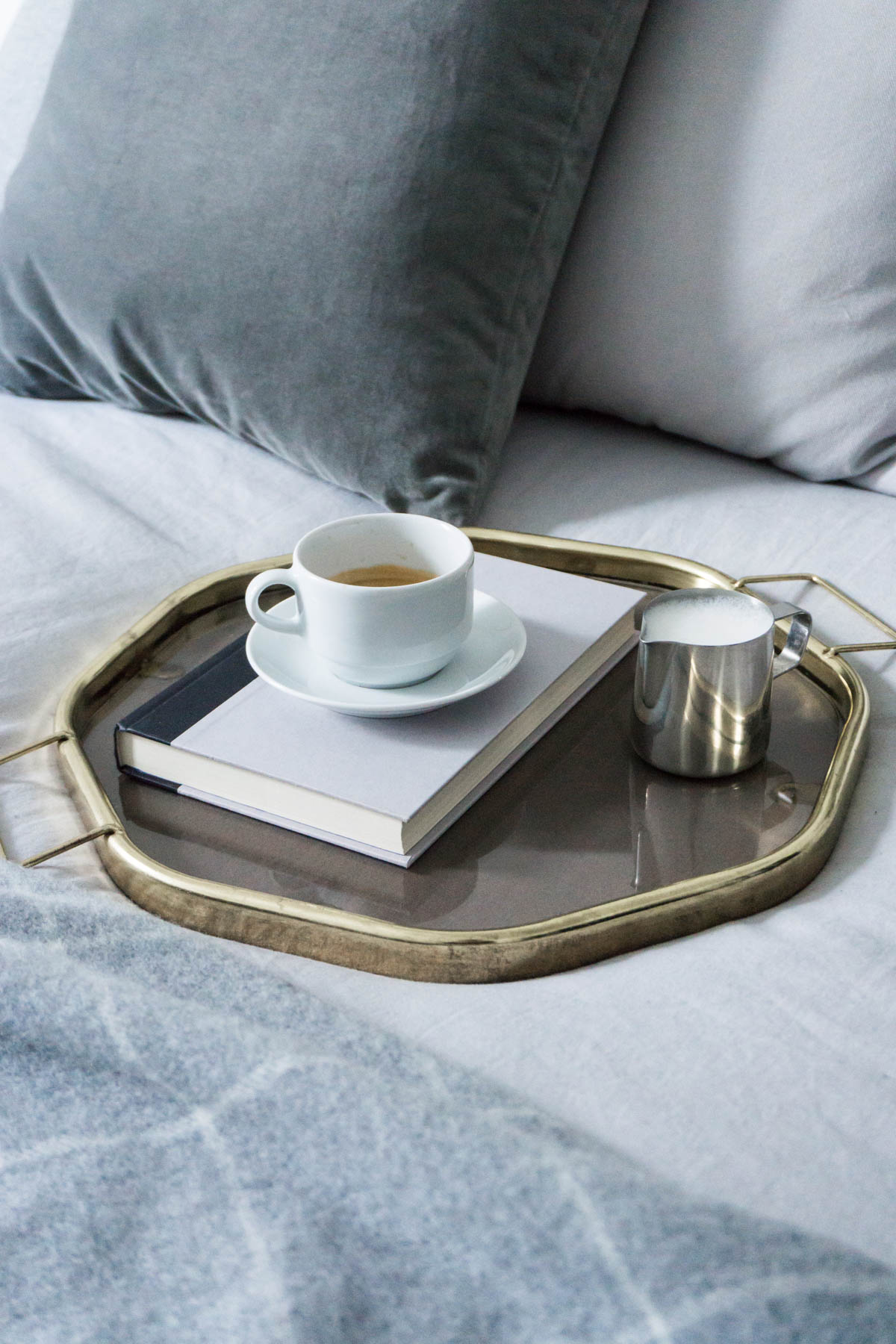 Scandinavian Glam Bedroom / Minimalist Interior, Coffe in Bed - RG Daily Blog