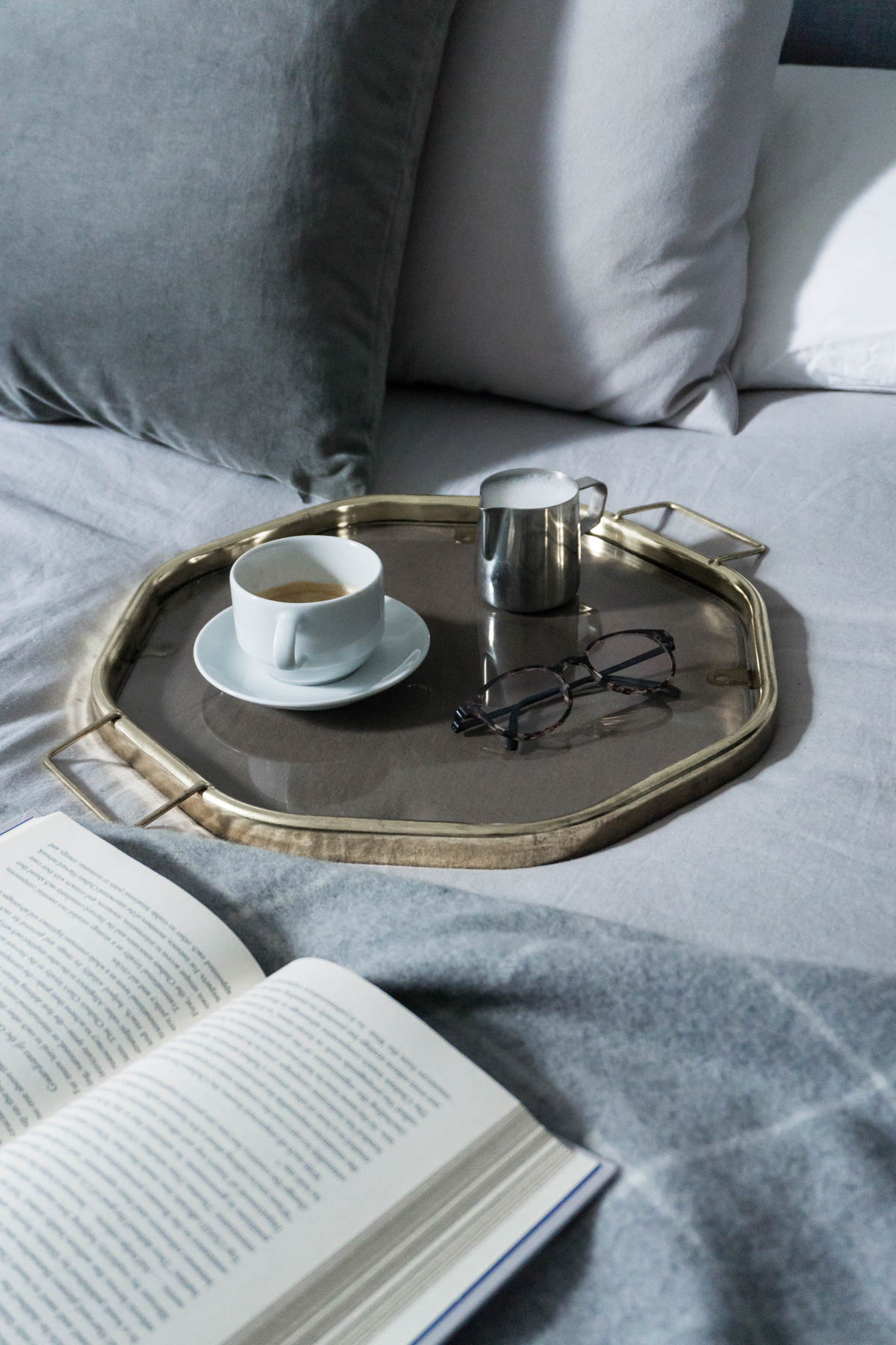 Scandinavian Glam Bedroom / Minimalist Interior, Coffe in Bed - RG Daily Blog