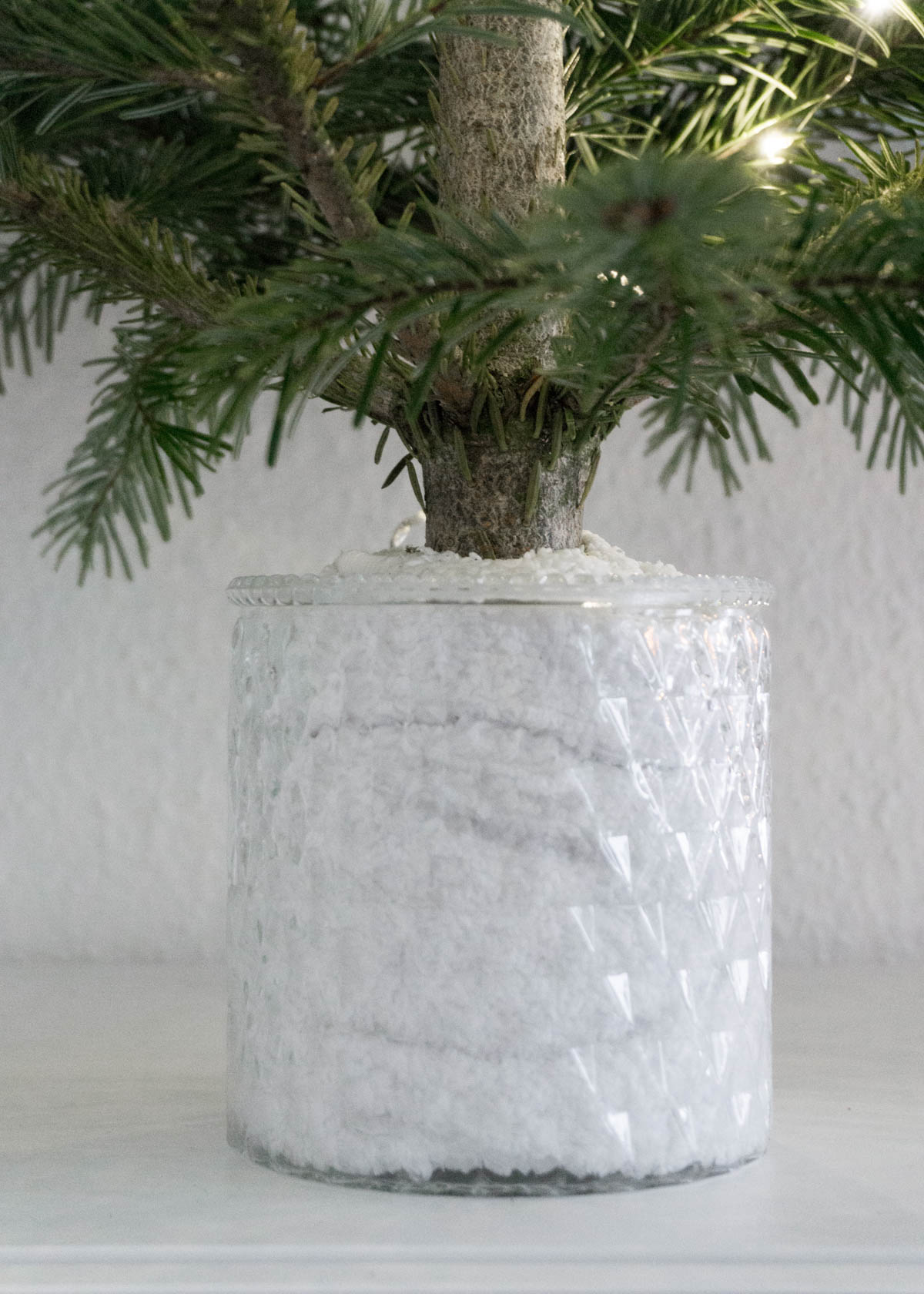 Scandinavian Christmas Tree Decorations, Minimal Interior - RG Daily Blog