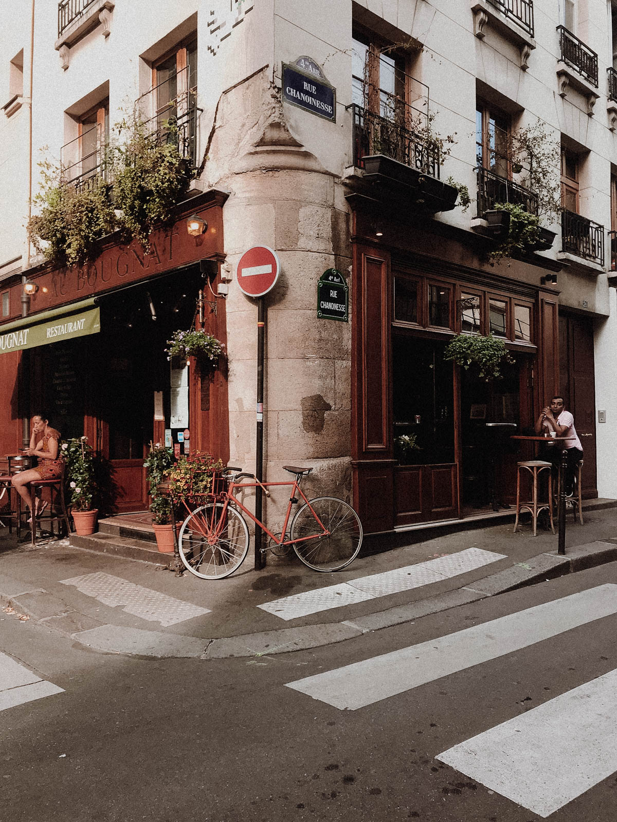 Paris France Travel Guide - French Cafe Street Photography, European Architecture and Buildings / RG Daily Blog