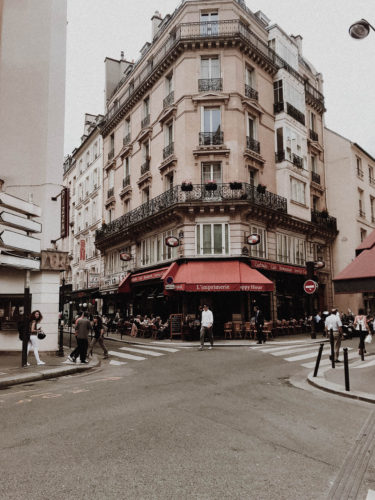Paris France Travel Guide - Cafe Street, European Architecture and Buildings / RG Daily Blog