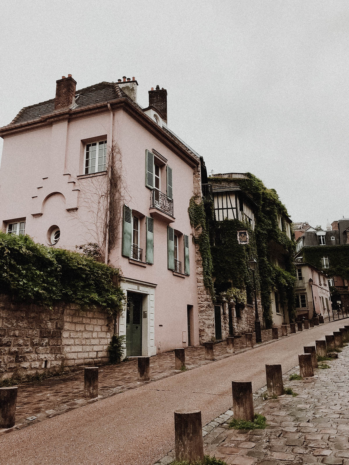 Paris France Travel Guide - Pink European Architecture and Buildings / RG Daily Blog