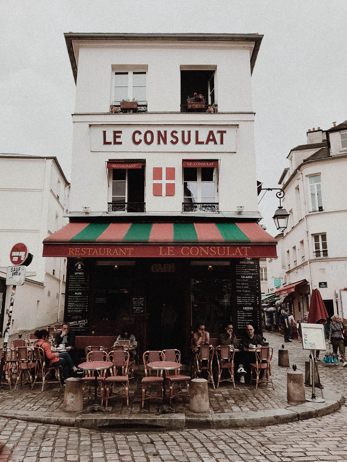 Paris France Travel Guide - Le Consulat French Cafe Restaurant / RG Daily Blog
