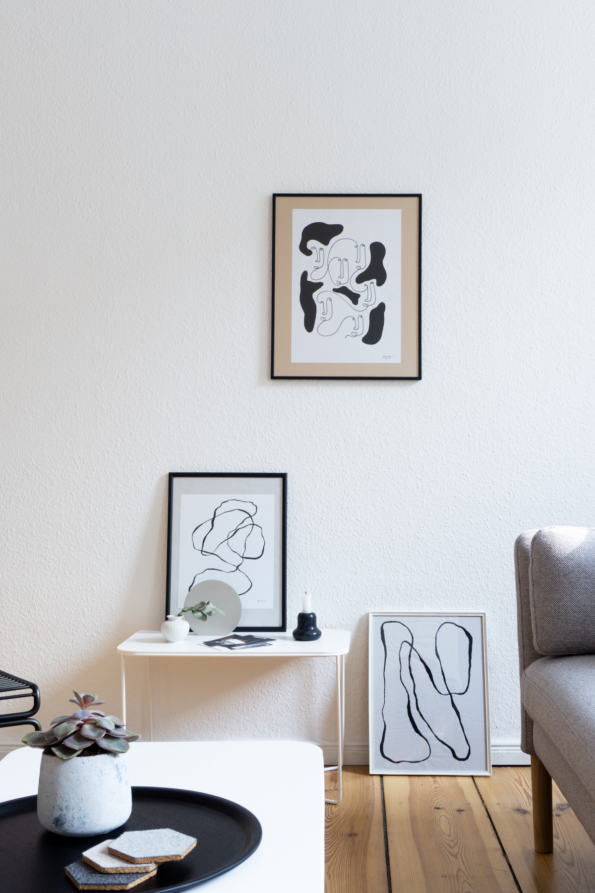 Minimalist Scandinavian Living Room - Shatha Al Dafai - Minimal Line Art / RG Daily Blog