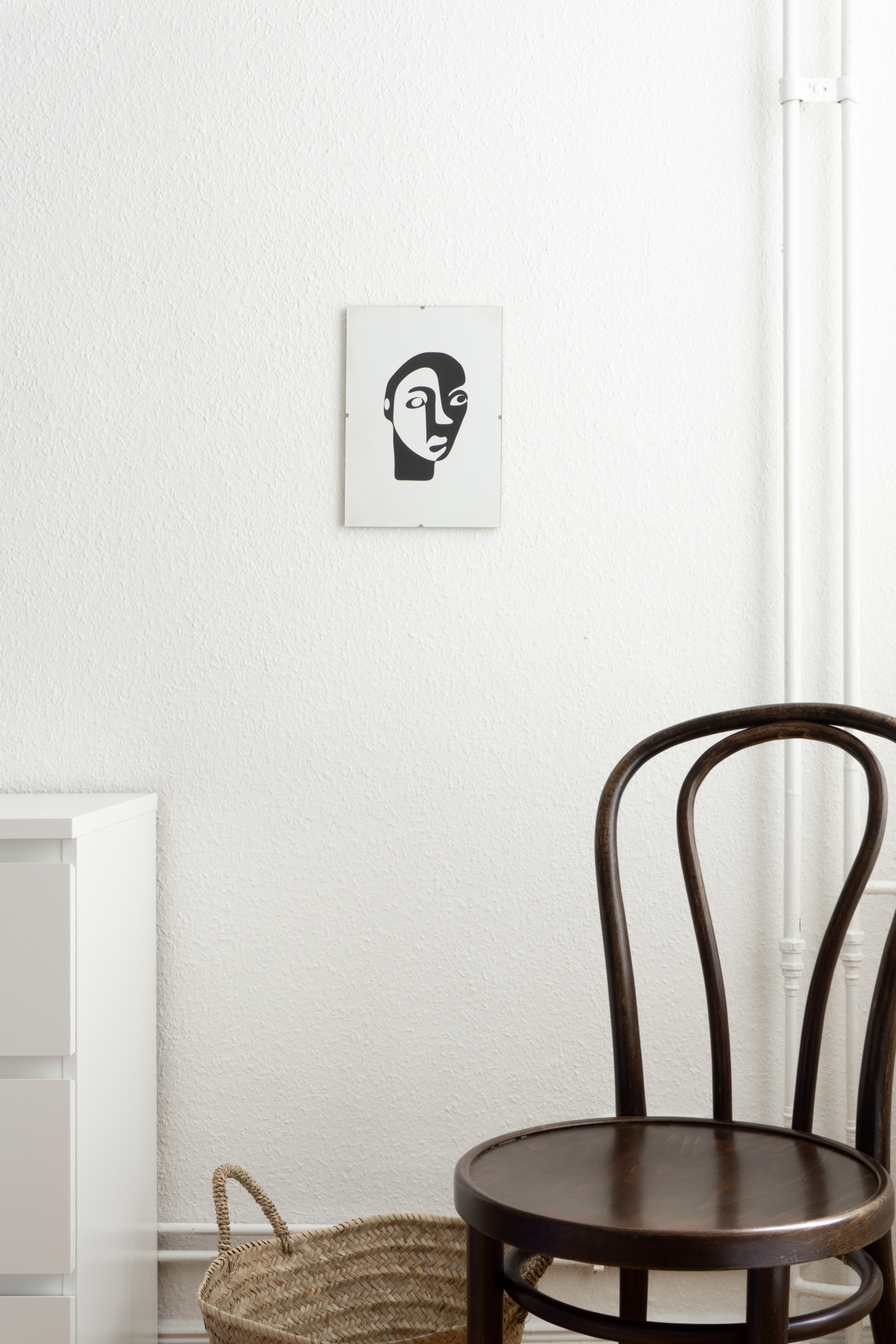 Minimalist Scandinavian Living Room - Shatha Al Dafai - Minimal Line Art, Thonet Chair / RG Daily Blog