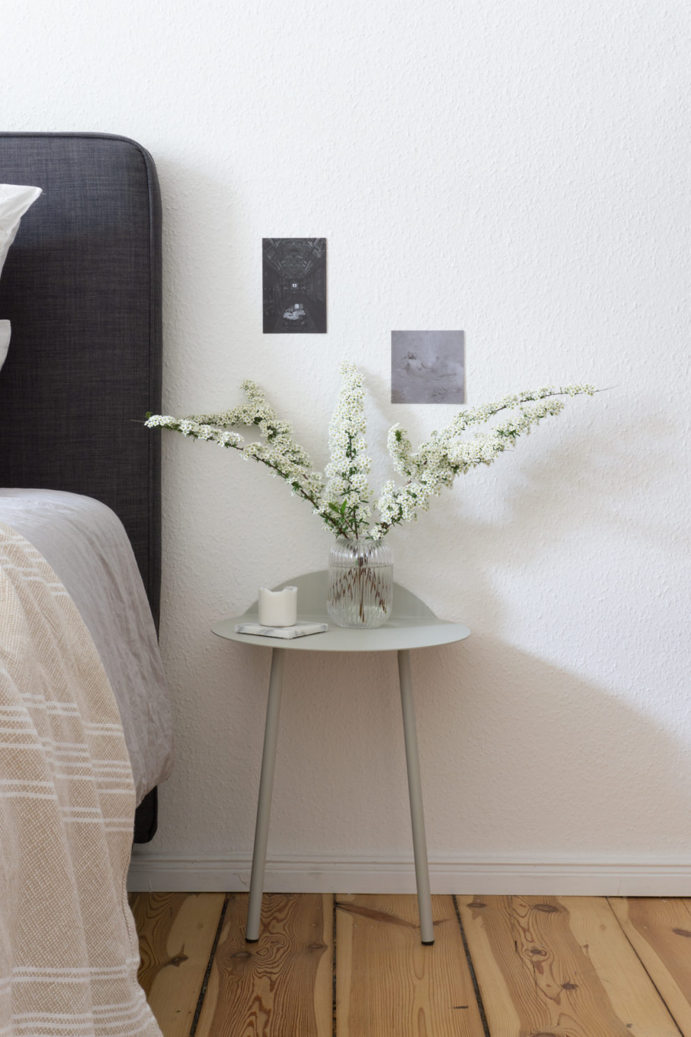 Bedside Table Details & Fresh Spring Flowers — RG Daily