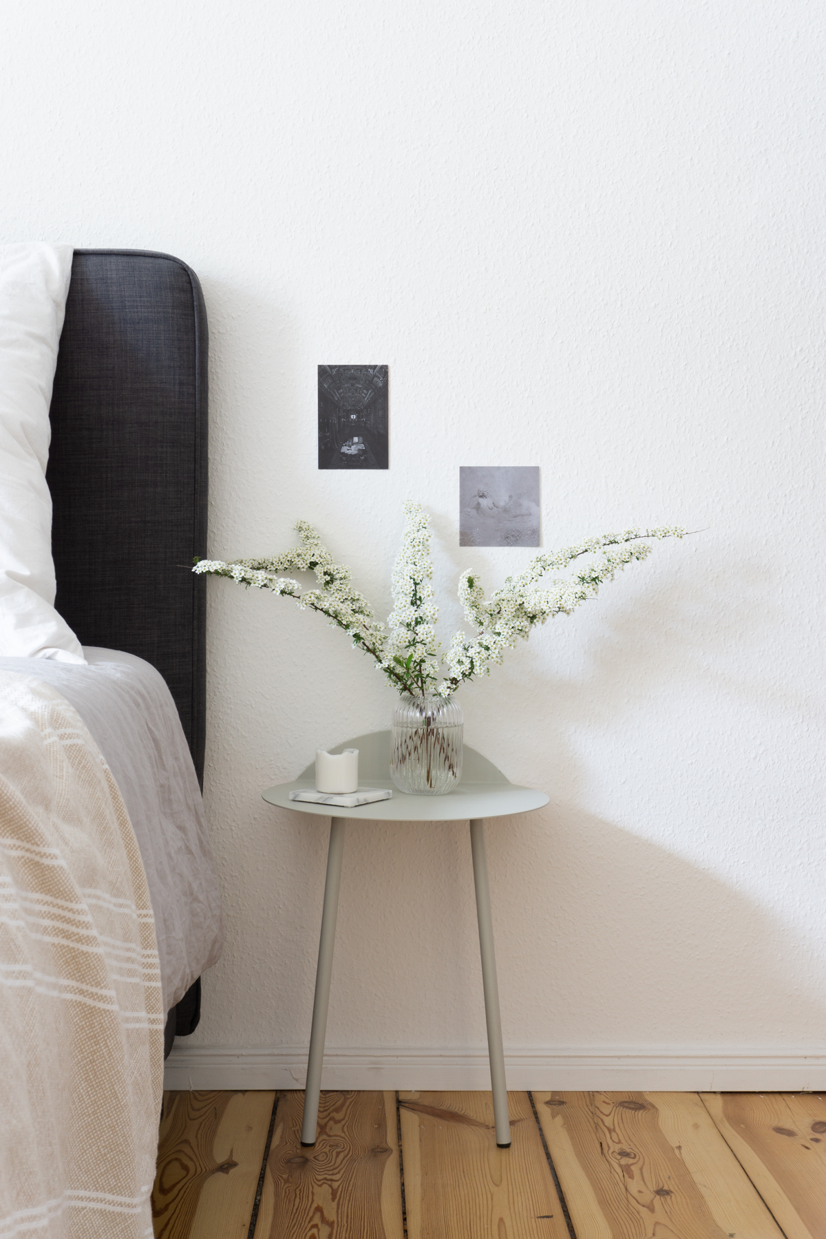 Scandinavian Bedroom, Minimalist Bedside Table, Fresh Flowers, Menu Yeh Wall Table - RG Daily Blog Interior Style