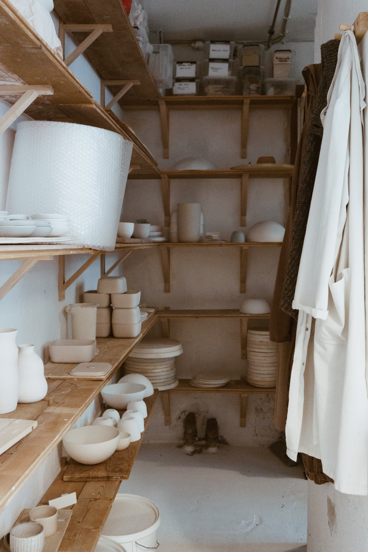 Robynn Storgaard - Danish Ceramics Studio Copenhagen - Minimalist Style / RG Daily Blog