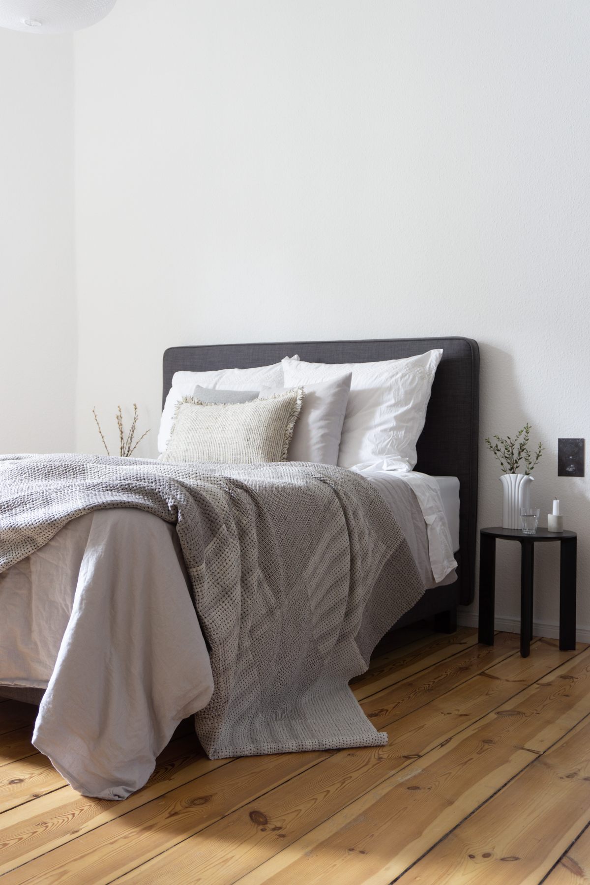 Sustainable Ethical and Scandinavian Bedding from Stitch by Stitch, Minimalist Natural Bedroom Interior Inspo / RG Daily Blog