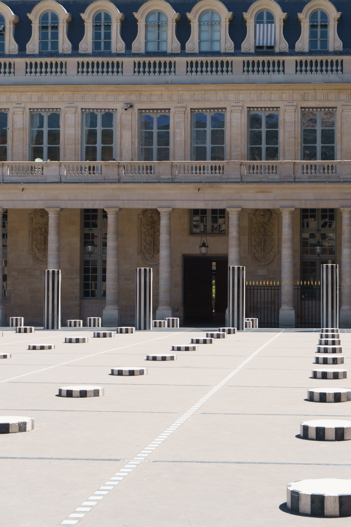 PARIS TRAVELS - Palais Royal | Vintage Summer Style