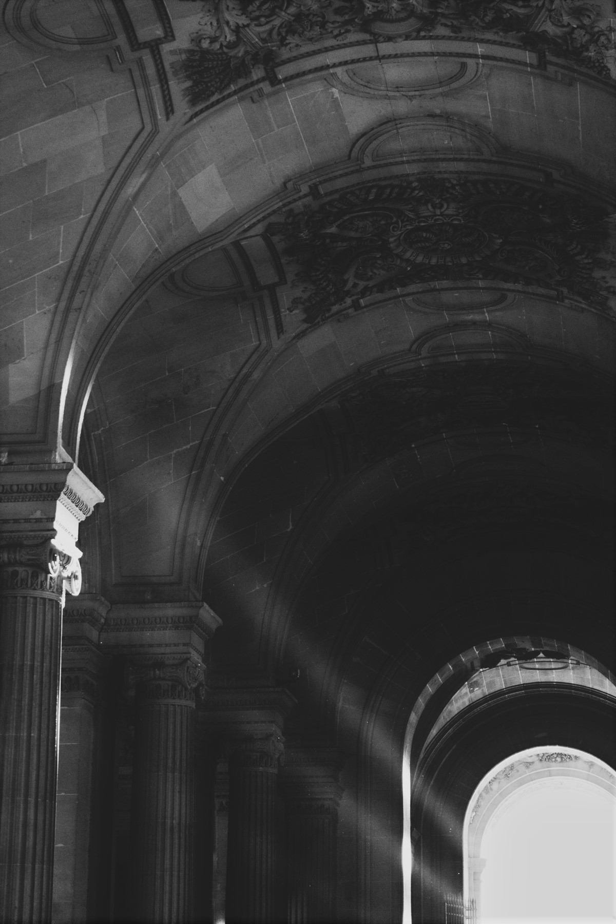 Paris in Black and White ~ Lighting and Shadows of the Louvre Architecture / RG Daily Travel Blog