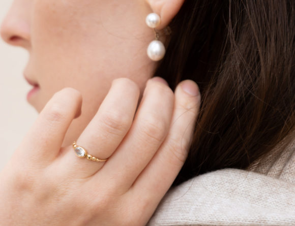 Autumn Beige Aesthetic ~ Minimalist Fashion, Gold Jewelry with Pearl Earrings - RG Daily Blog