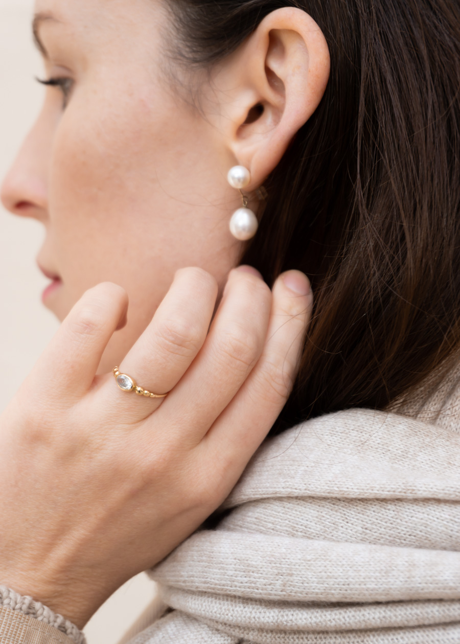 Autumn Beige Aesthetic ~ Minimalist Fashion, Gold Jewelry with Pearl Earrings - RG Daily Blog