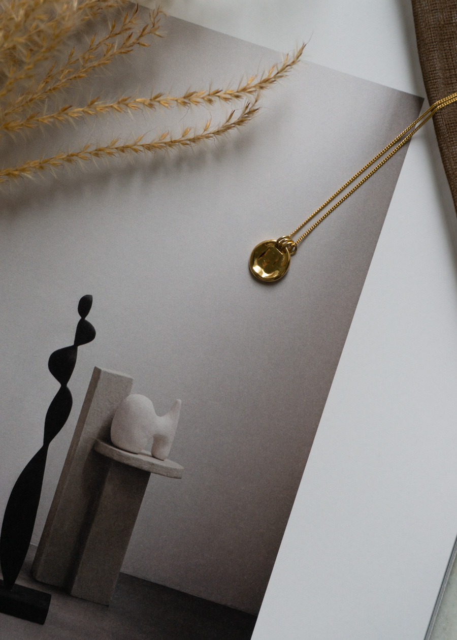 Flâneuse Atelier - Delicate Everyday Gold Jewelry - Timeless Style, Minimalist Fashion, Dainty Design / RG Daily Blog