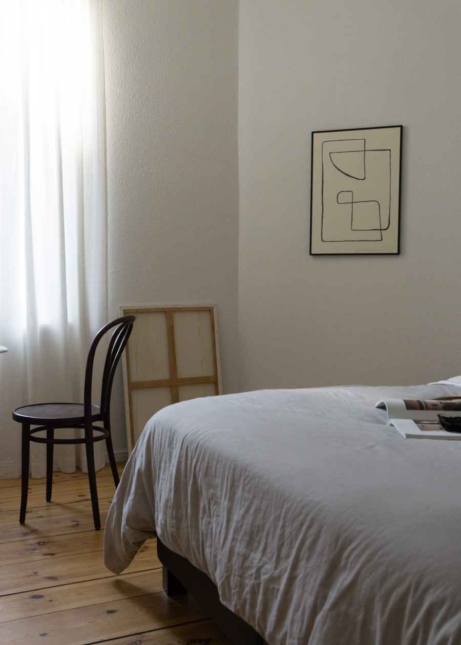 Interior Design Scandinavian Inspired Autumn Bedroom - Minimalist Decor | Thonet Chair and Simple Art | RG Daily Blog