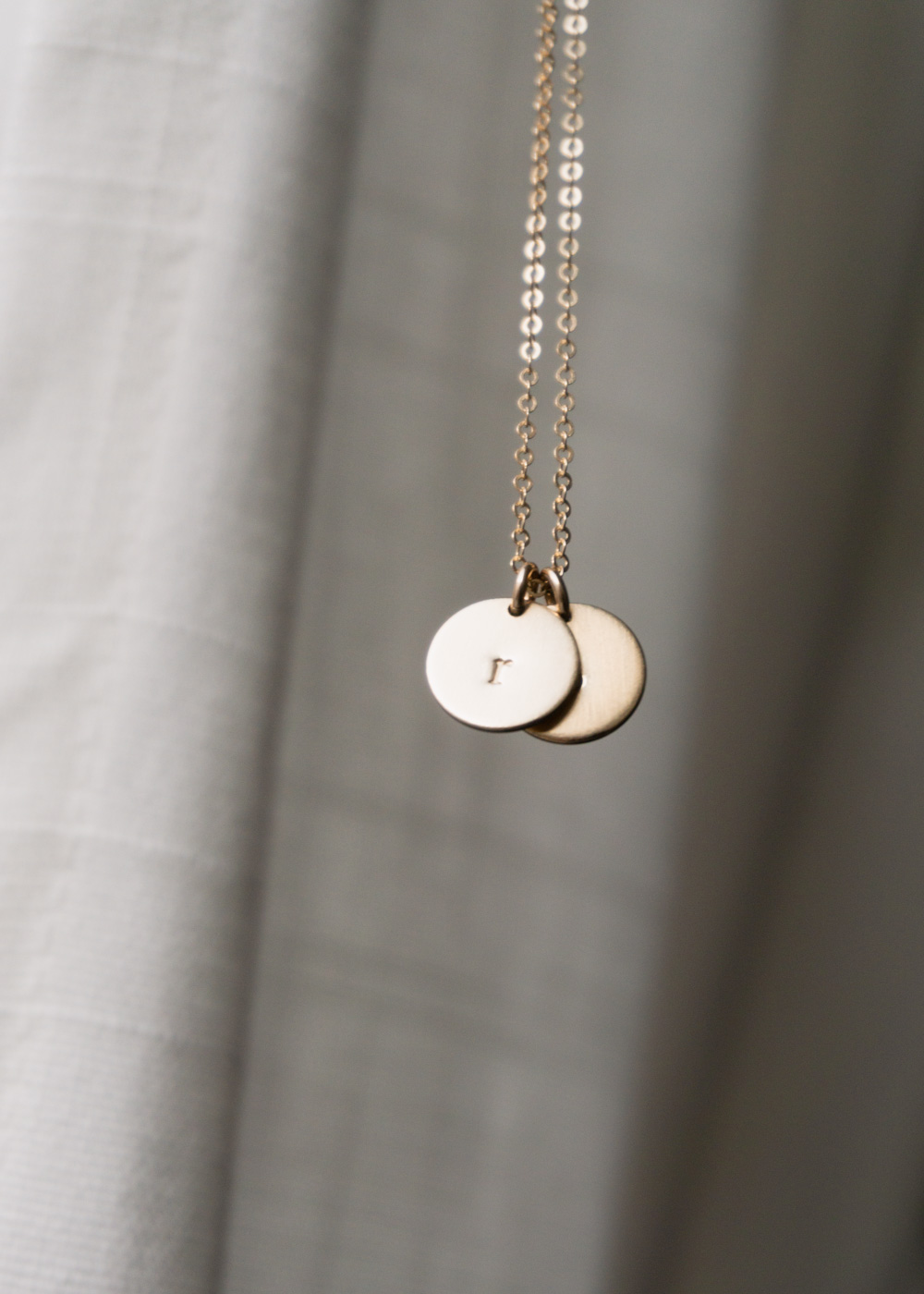 GLDN - Elegant, Dainty & Timeless Minimalist style, gold earrings, minimal fashion, vintage style | RG Daily Blog