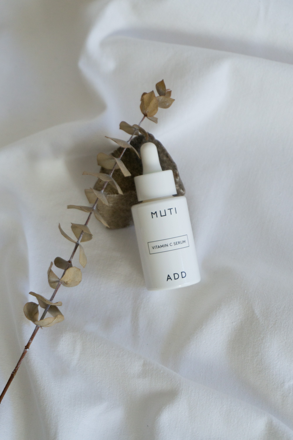 MUTI Minimalist Anti-Age Skincare - Winter Skin Care & Beauty | Product Photography, Packaging Design | RG Daily Blog