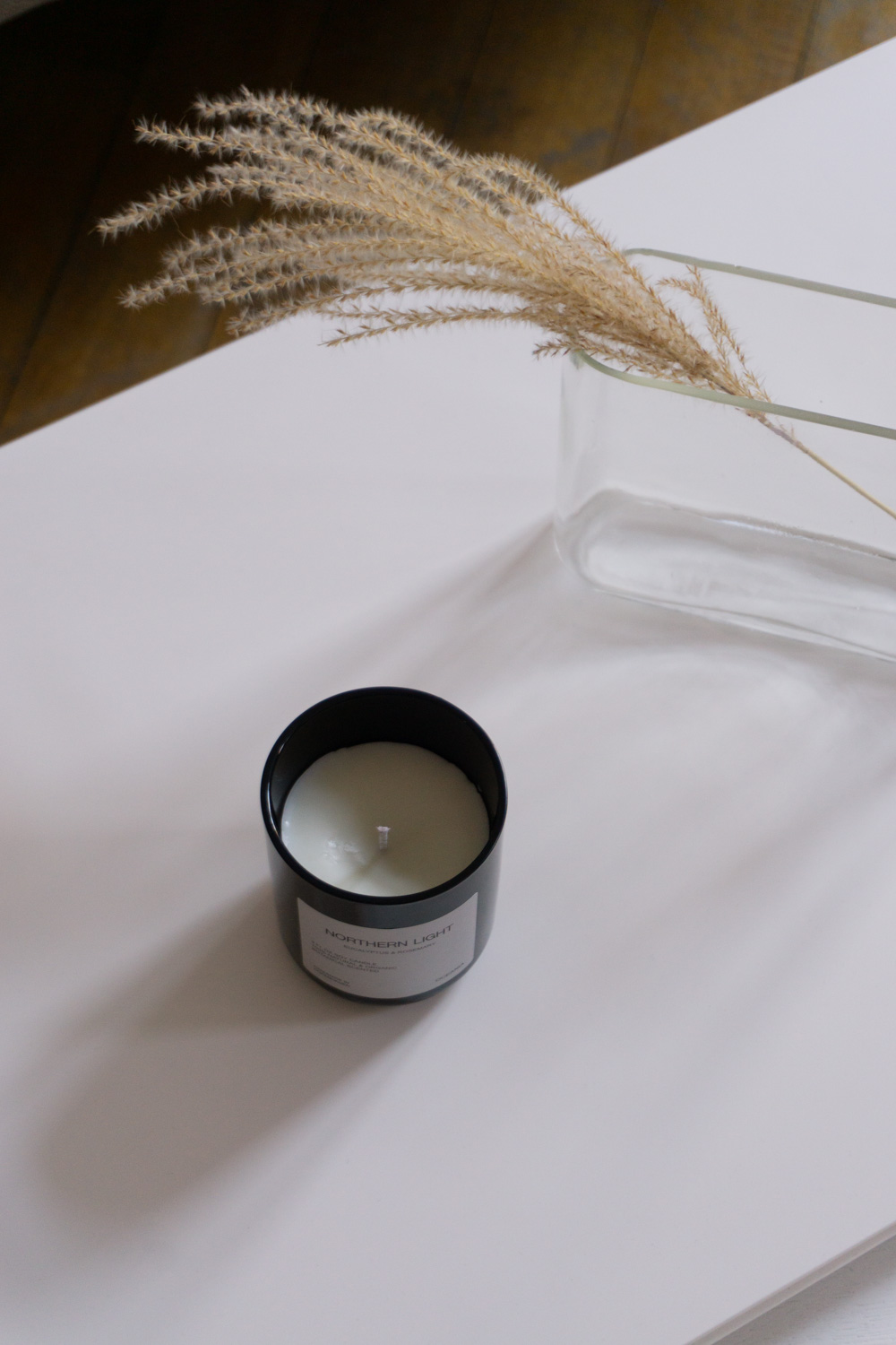 Oceania Skincare | Natural Minimalist Candles, Made in Copenhagen | Beauty Product Photography | Slow Living, Self Care | RG Daily Blog