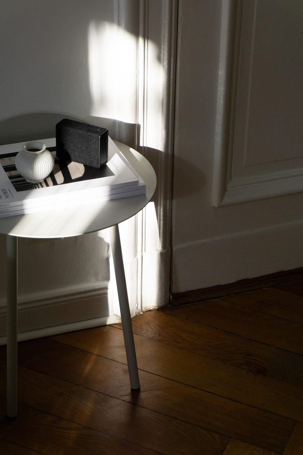 URBANISTA ~ wireless speakers, headphones &earbuds | minimalist design, scandinavian home, shadow play | RG Daily Blog