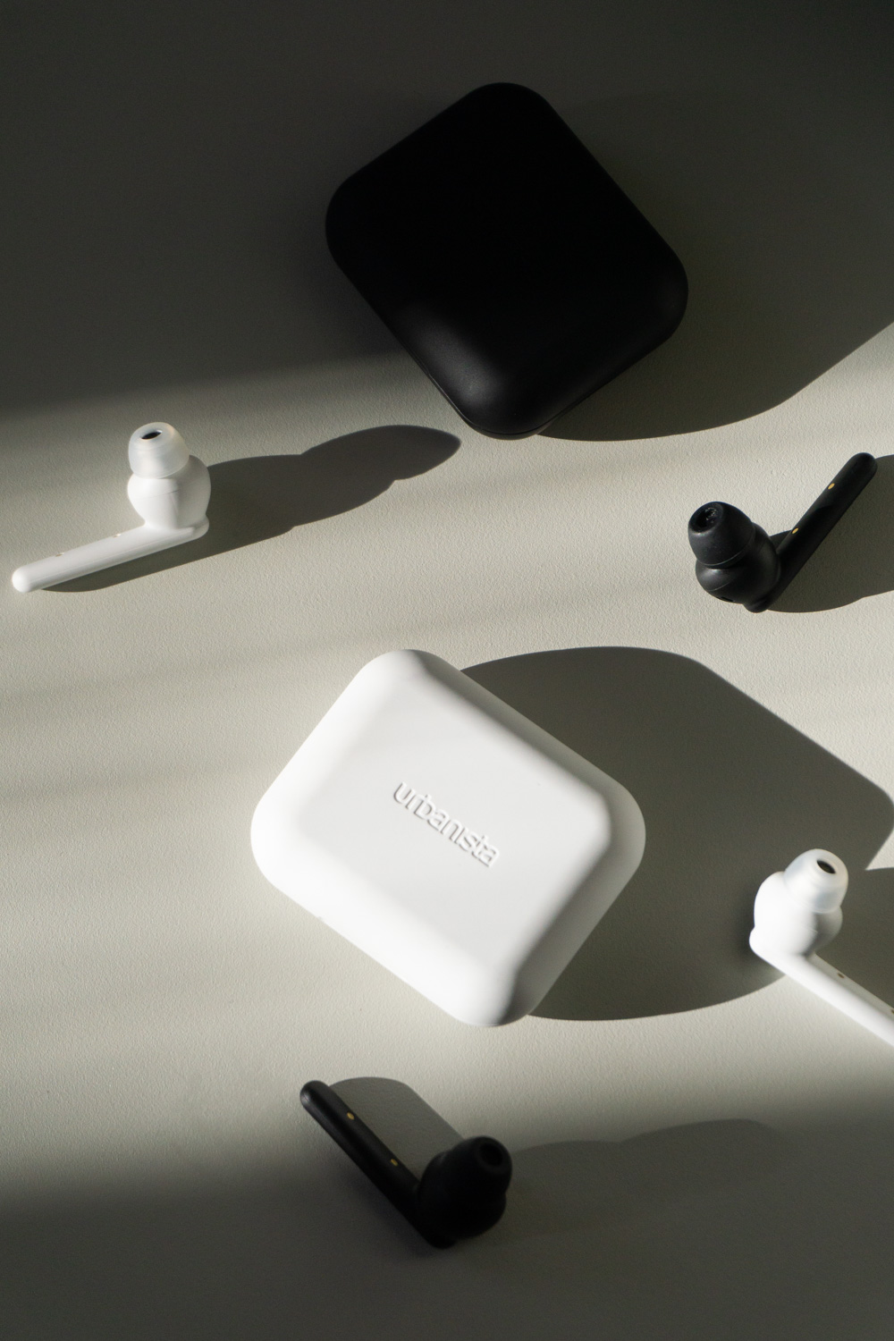 URBANISTA ~ wireless speakers, headphones &earbuds | minimalist design, scandinavian home, shadow play | RG Daily Blog