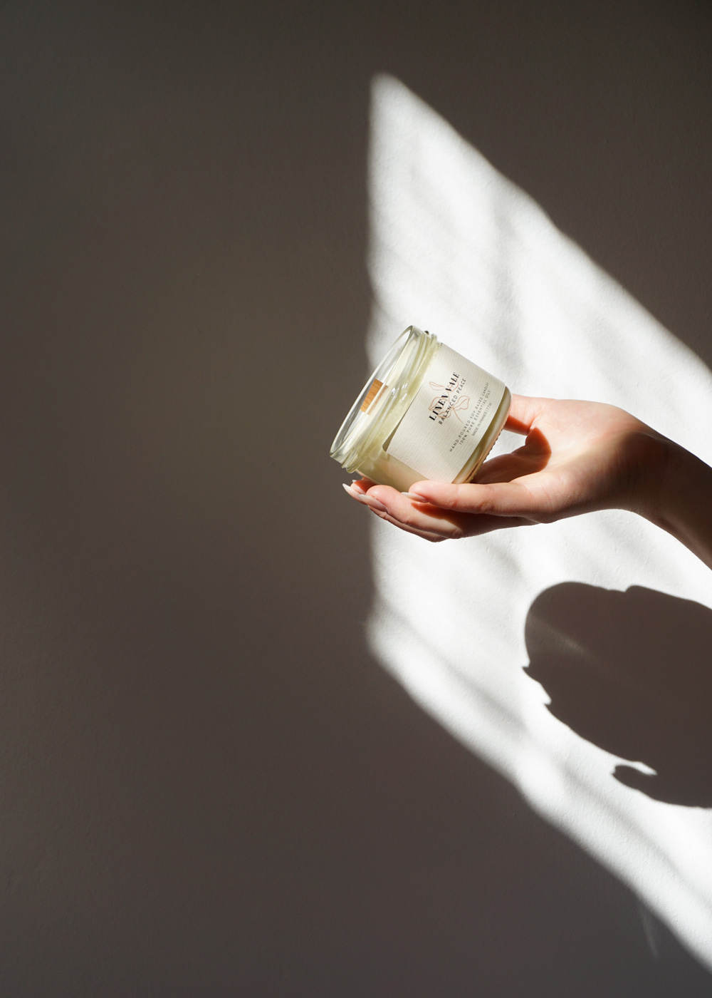 Linen Vale, Natural Soy Candles Handmade in France ~ Simple For Everyday Slow Living | Minimalist Home, Scandinavian Design, Sustainable Brand, Natural Aesthetic | Product Photography, Light and Shadows | RG Daily Blog, Copyright © Rebecca Goddard