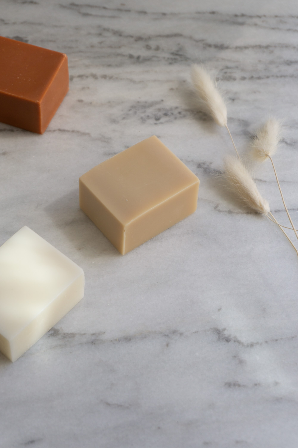 Mellow Mind - Natural Danish Skincare, Slow Living, Gua Sha Stone | Handmade Soaps, Light, Shadows, Shadow Play | Beauty Rituals, Natural Aesthetic, Product Photography, RG Daily Blog