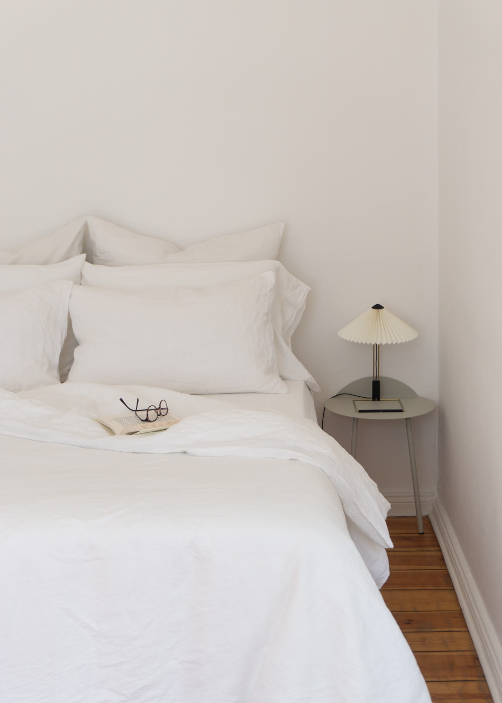 Dreamy Linen Bedding By Bedfolk Rg Daily