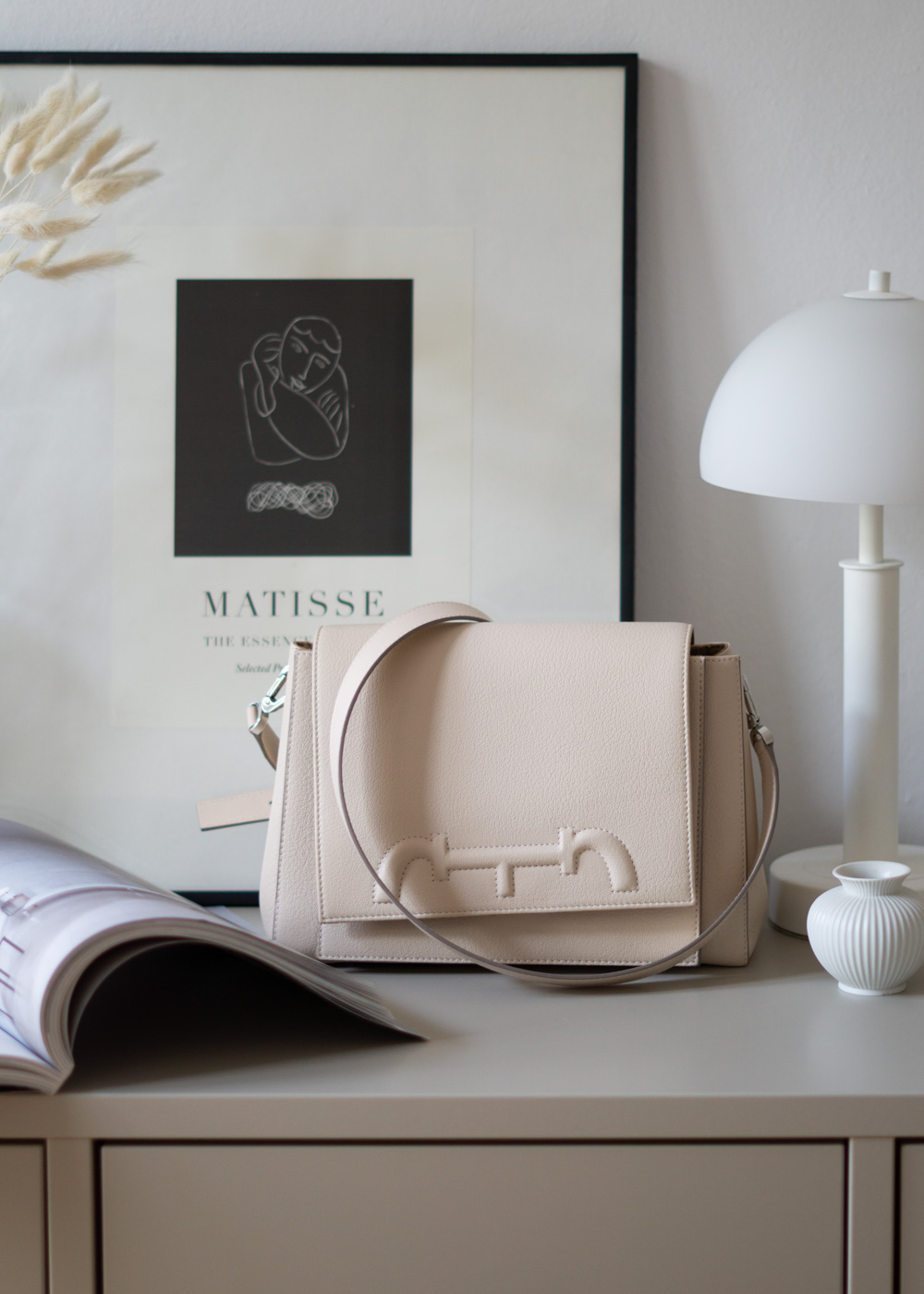 Carolina Herrera Handbag - Beige Neutral Nude Cream Leather - 2020 Designer It Bag - Classic Style Timeless Fashion - Beige Aesthetic - Slow Fashion | RG Daily Blog