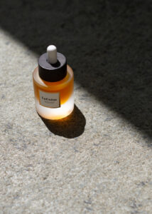 La Coéss Oil - summer beauty editorial product photography light shadow play neutral style beige aesthetic wellness rebecca goddard rg daily (7)