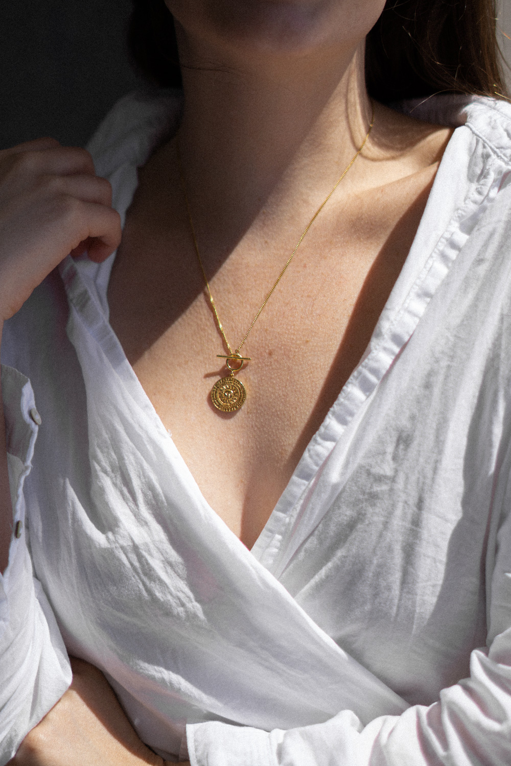 BRUNA The Label Gold Necklace Jewelry Handcrafted Jewellery Dainty Aesthetic Style Sustainable Fashion Minimal Timeless Summer Outfit RG Daily Rebecca Goddard Neutral (7)