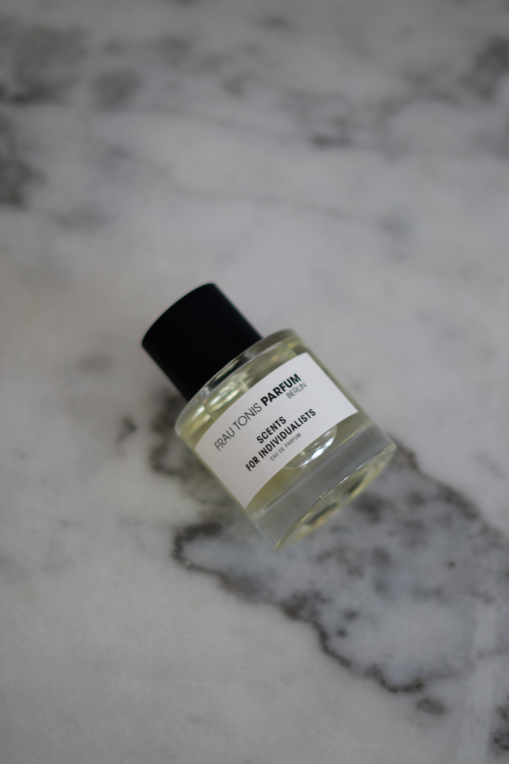 Frau Tonis Parfum Berlin Perfume Atelier Custom Fragrance Store Interior Design Minimalist Aesthetic (23)