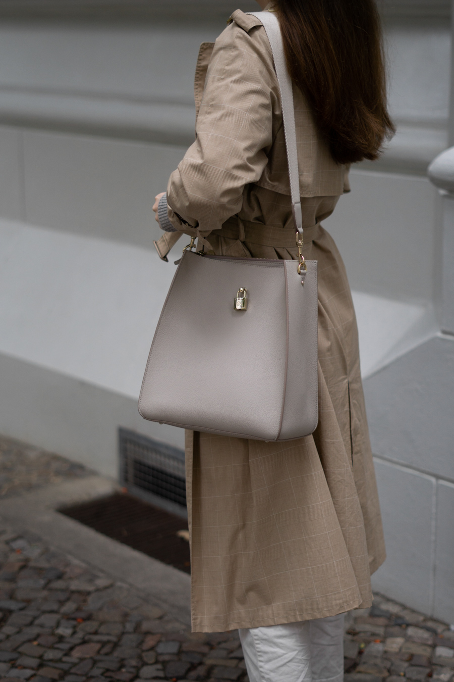 Carolina Herrera Handbag Beige Street Style