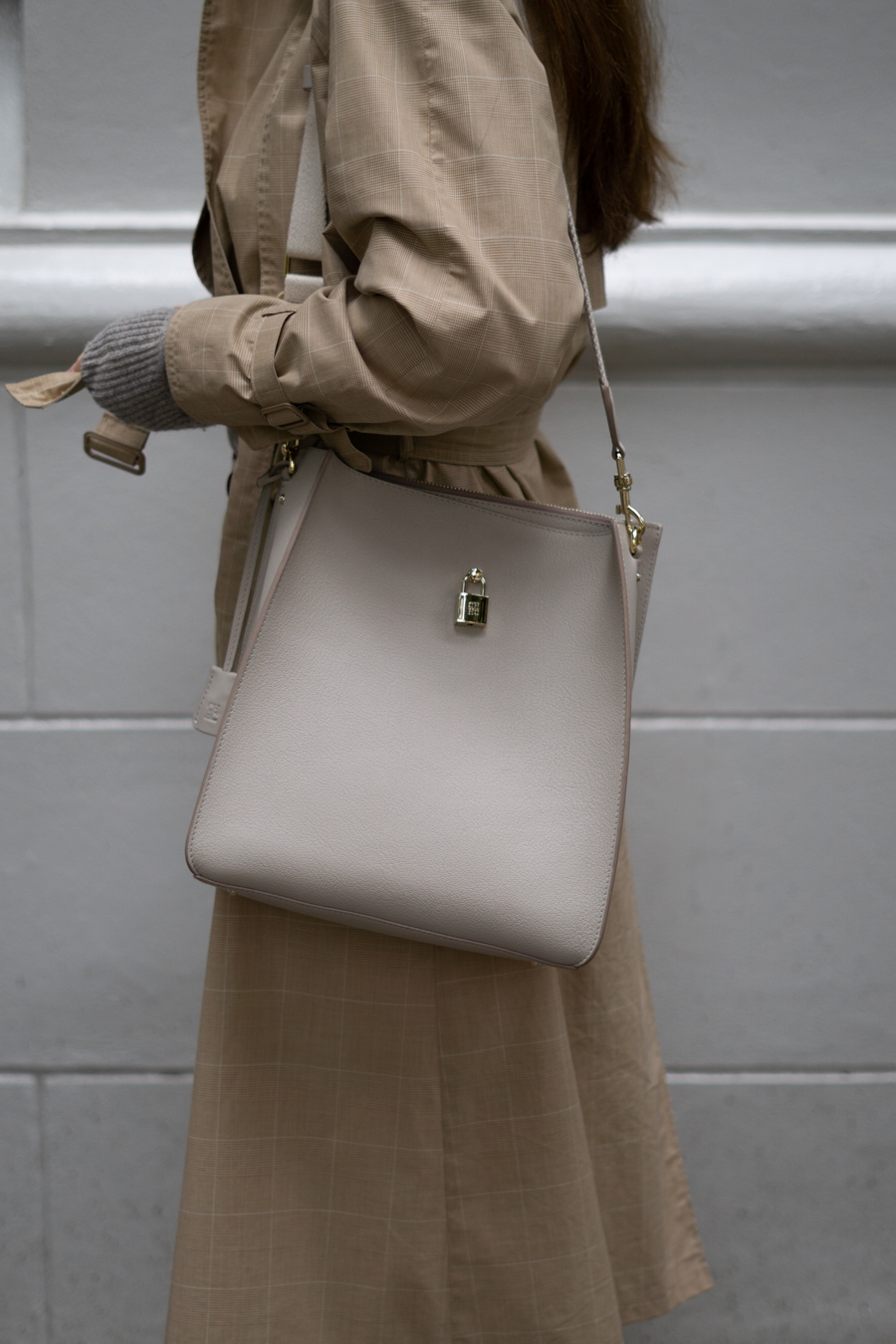 Carolina Herrera Handbag Beige Street Style