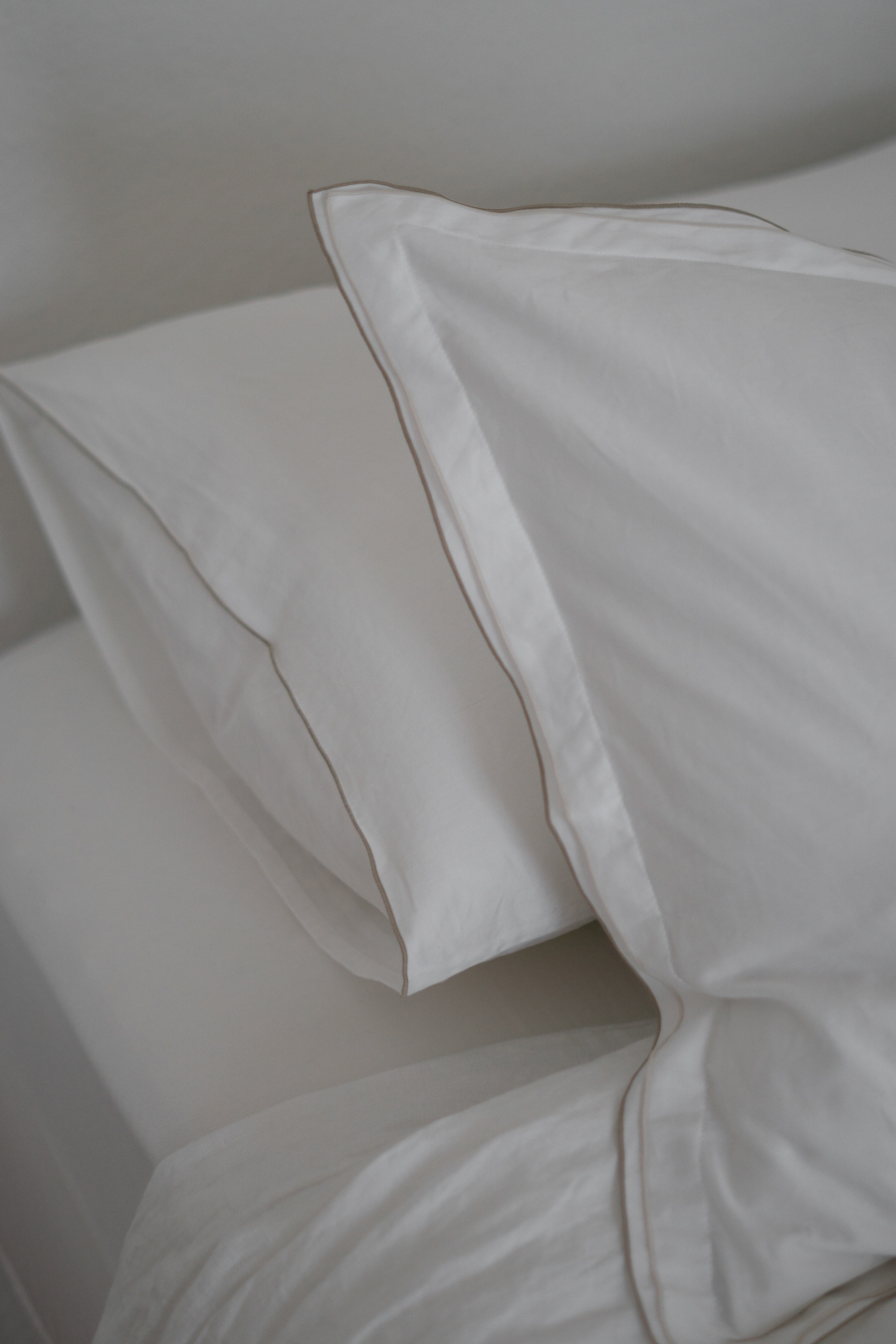 Baea Sustainable Bedding, White Bedroom