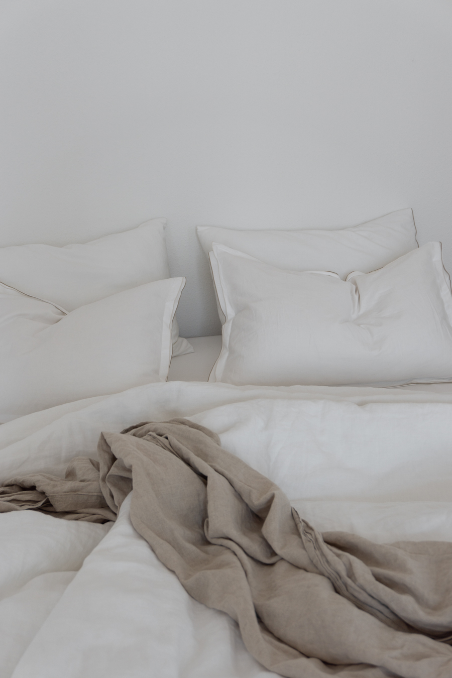 Baea Sustainable Bedding, White Bedroom