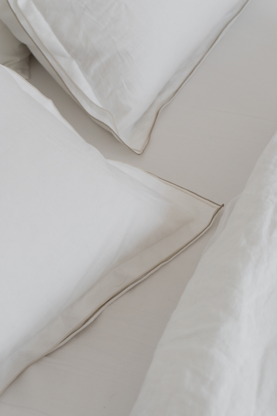 Baea Sustainable Bedding, White Bedroom