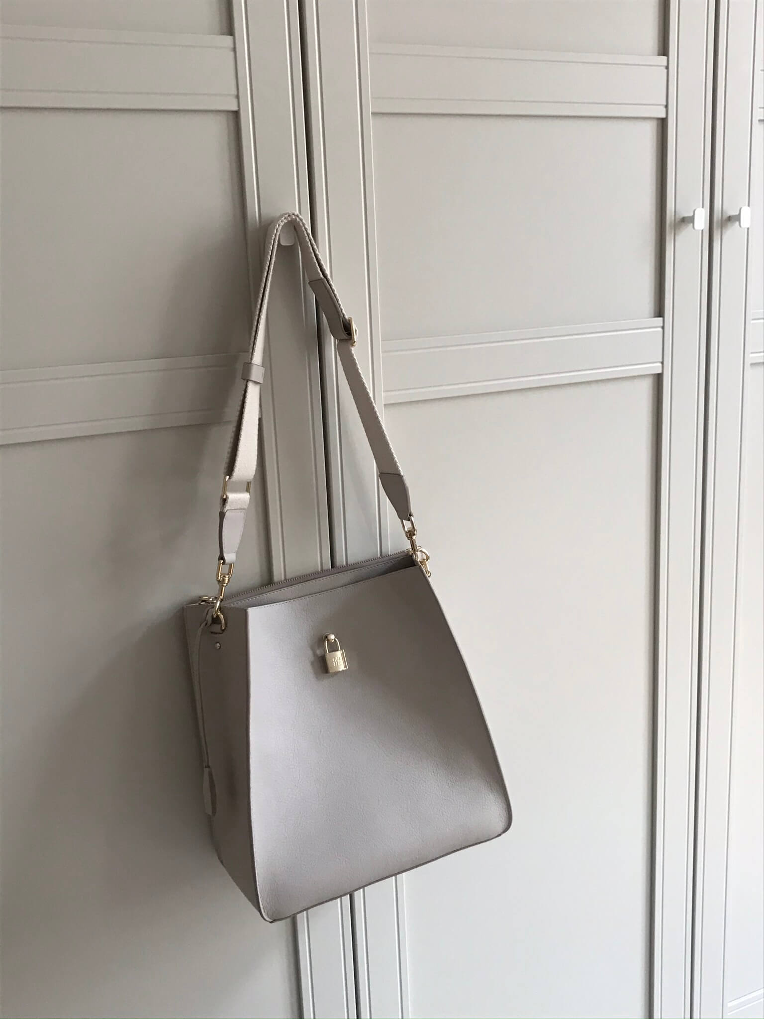 Beige Leather Bag, Carolina Herrera, October Aesthetic