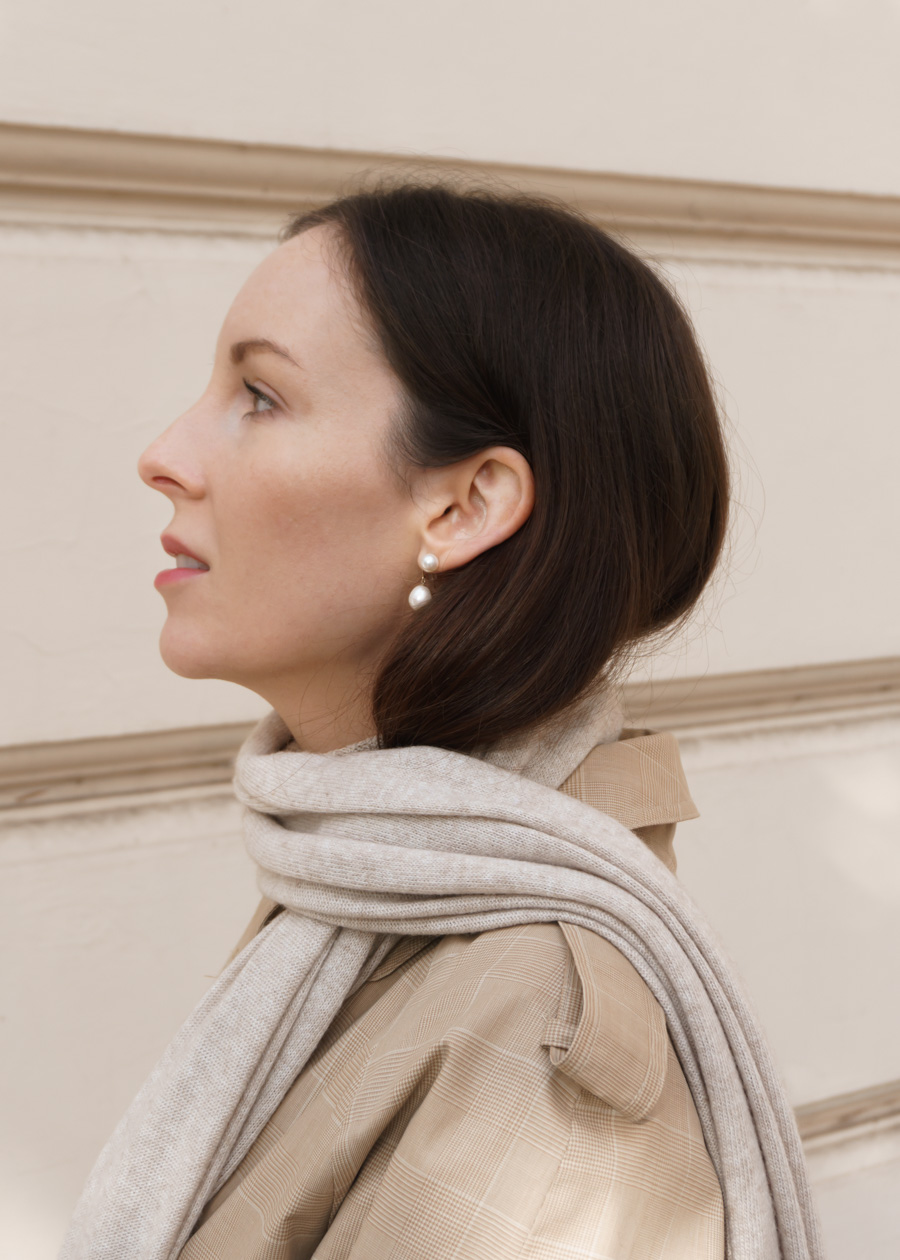 Autumn Beige Aesthetic ~ Minimalist Fashion, Gold Jewelry with Pearl Earrings - RG Daily Blog