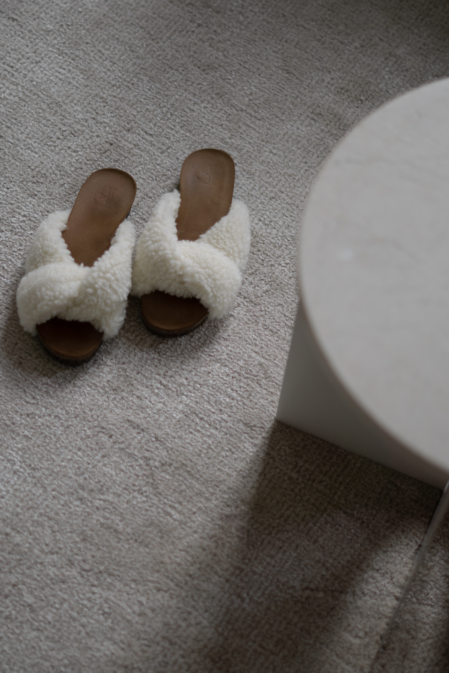 Flattered, Fluffy Sheep Home Slippers, Lou Teddy Creme