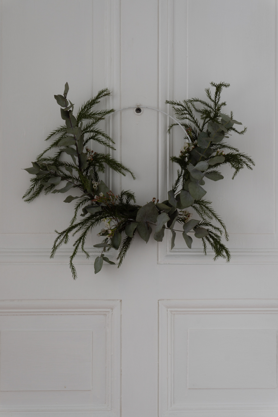 Simple Scandinavian Holiday Decor